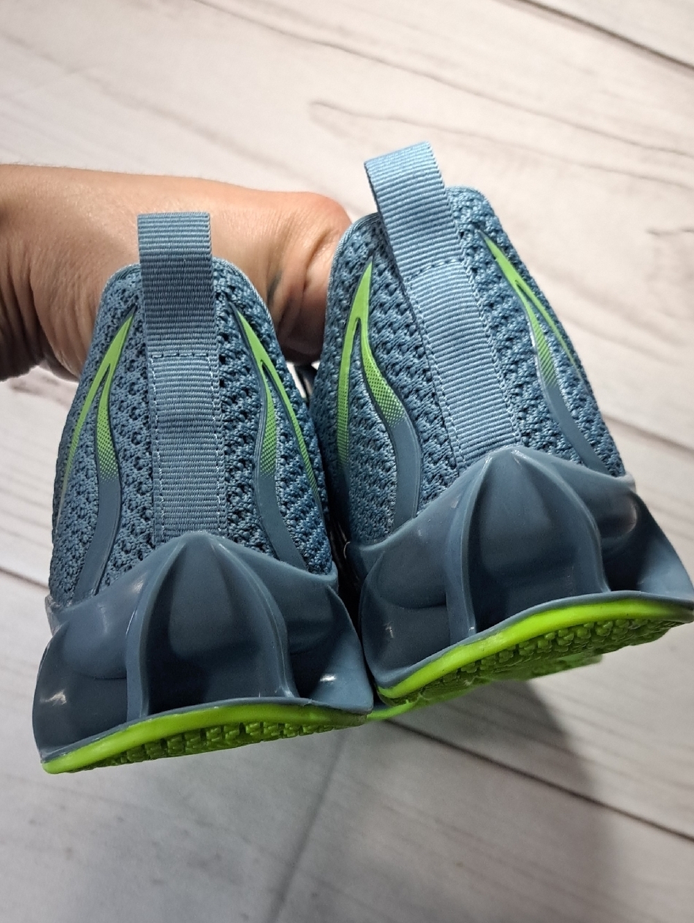 Wave-Soled Athletic Sneakers in Teal & Lime Size 38 - Picture 5 of 8